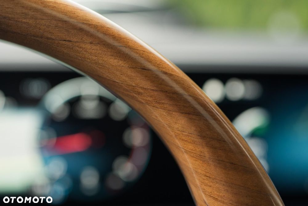 Mercedes-Benz GLS - 32