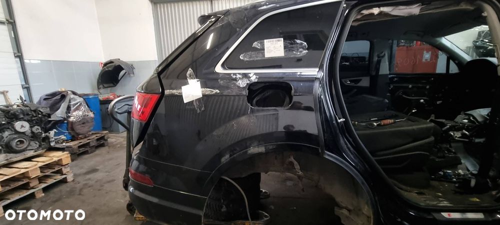 ĆWIARTKA BŁOTNIK PRAWY TYŁ AUDI Q7 II 4M LC9X - 5