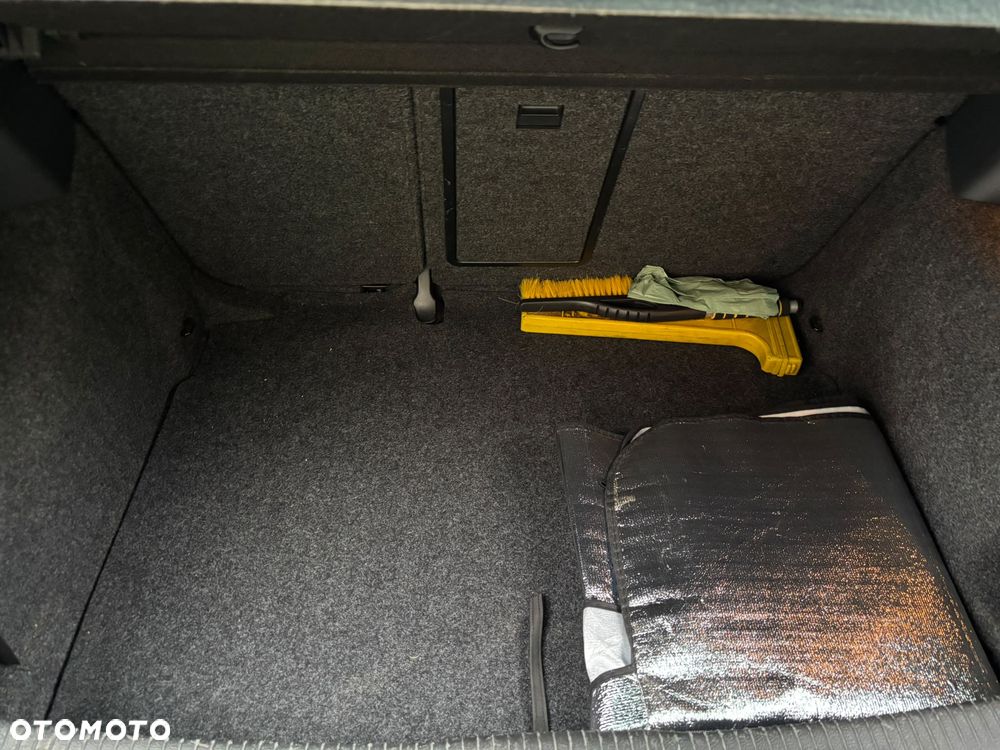 Volkswagen Golf - 11