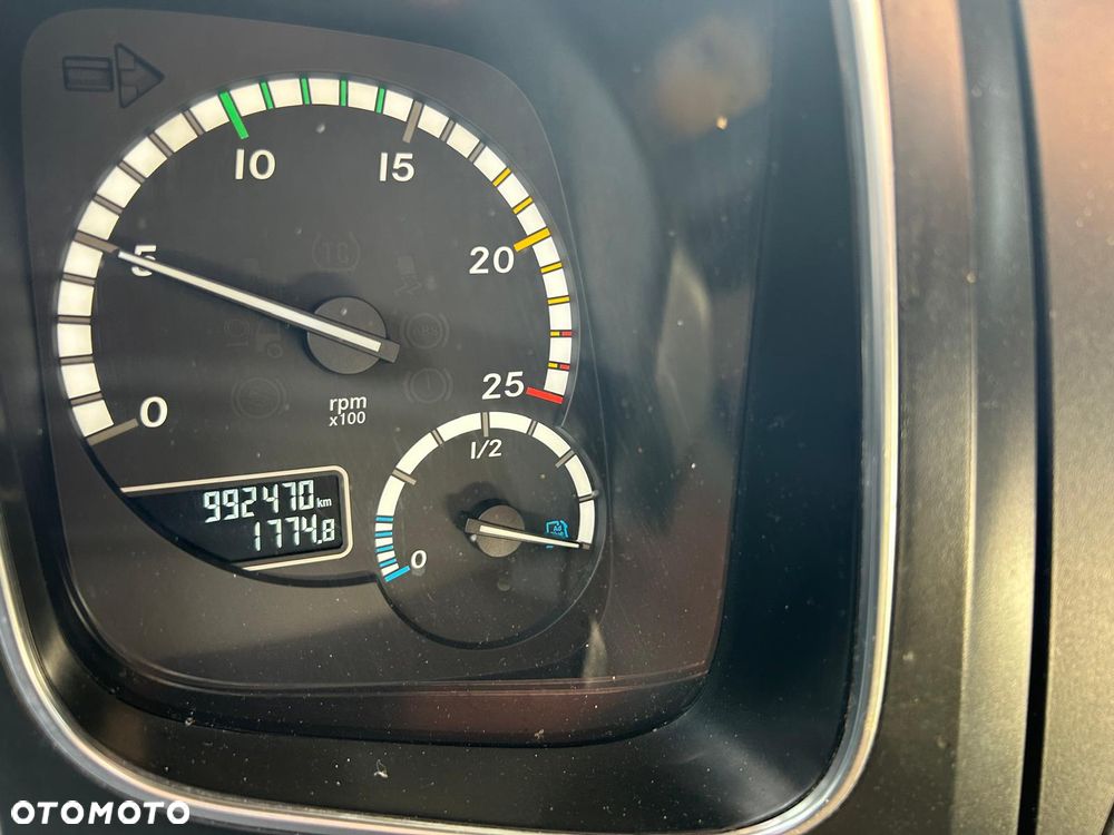 Mercedes-Benz Actros - 6