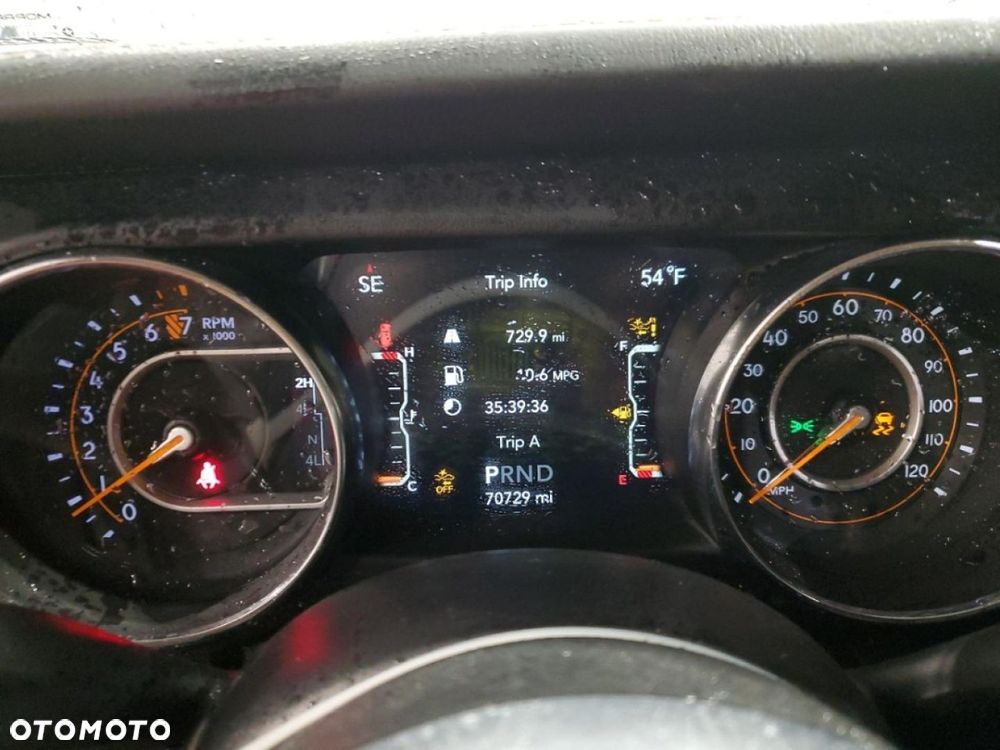 Jeep Wrangler - 11