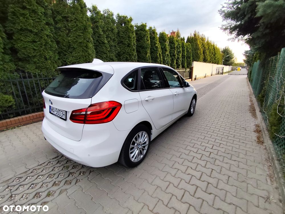 BMW Seria 2 216d - 6