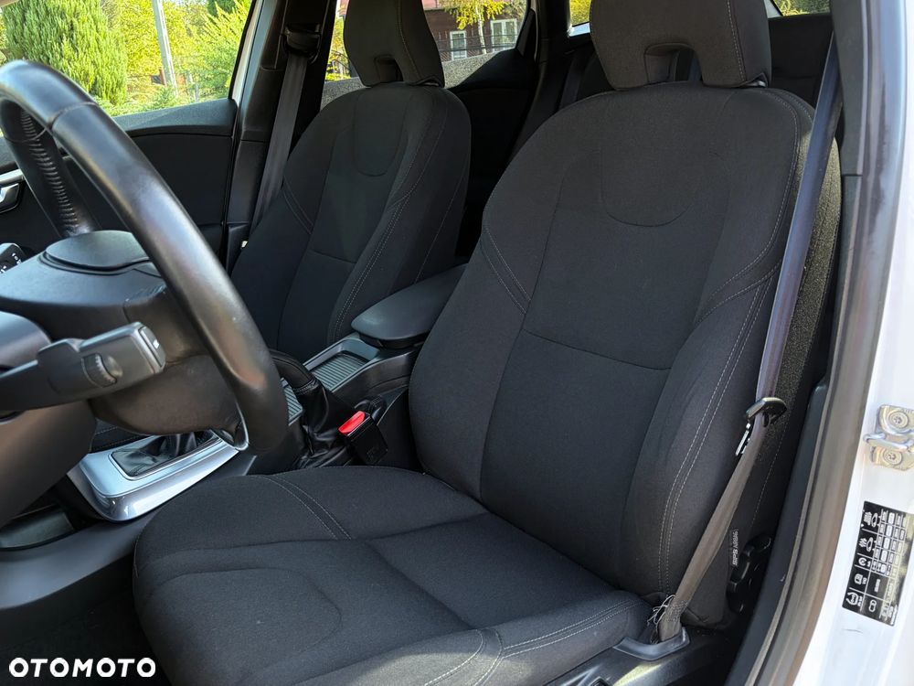 Volvo V40 D2 Linje You - 25