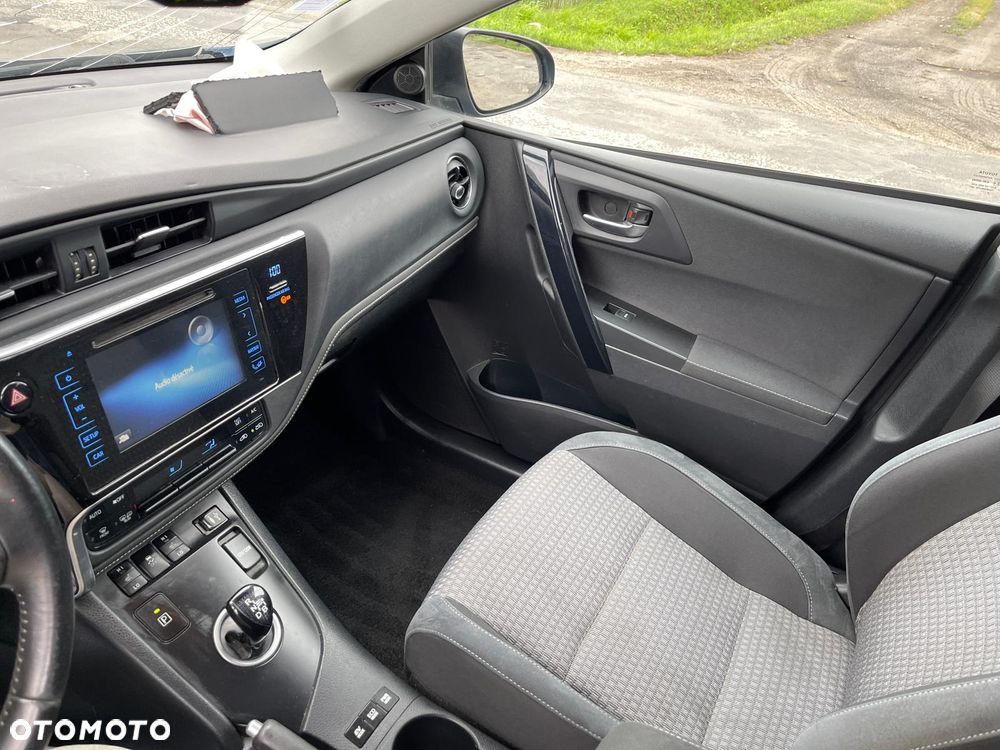 Toyota Auris 1.8 VVT-i Automatik Design Edition - 11