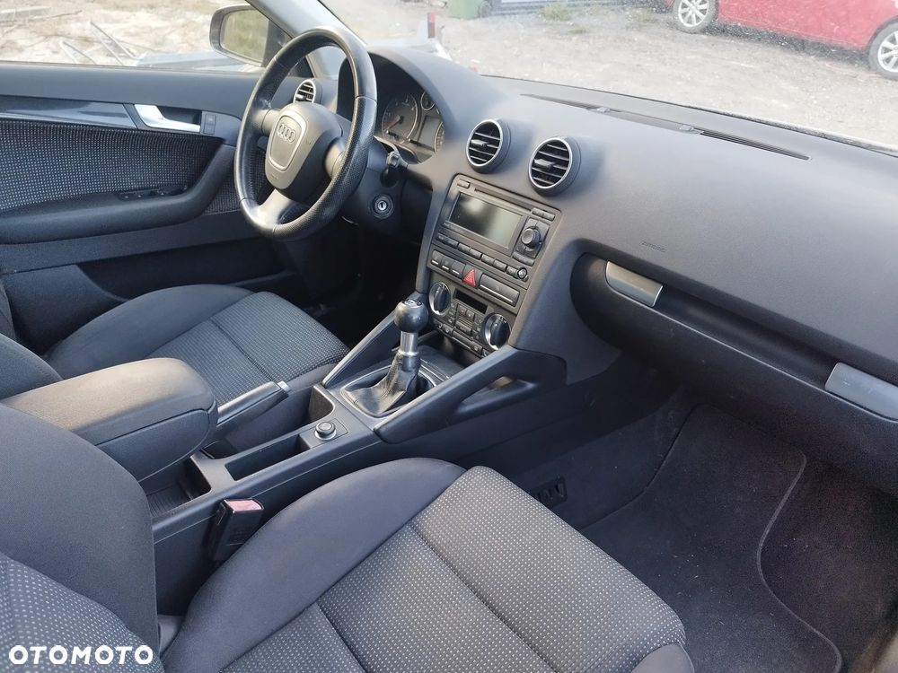 Audi A3 Sportback 2.0 TDI Ambiente - 11