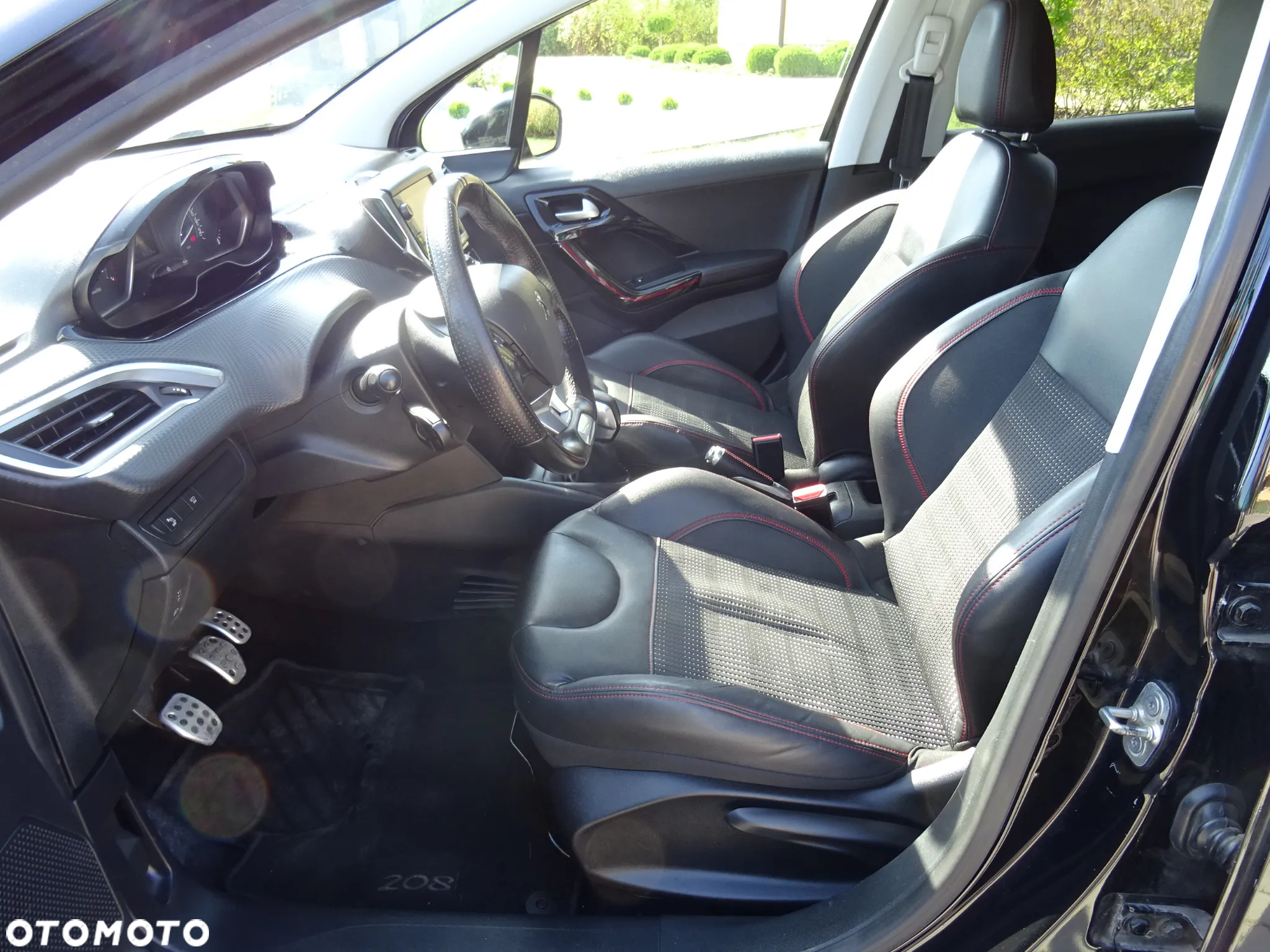 Peugeot 208 PureTech 110 Stop & Start Allure - 17