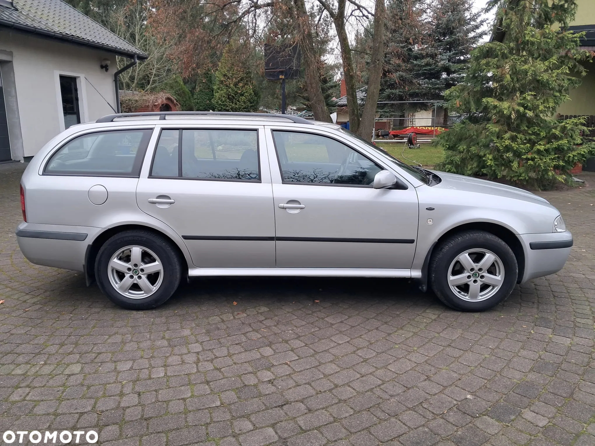 Skoda Octavia 2.0 Combi Ambiente 4x4 - 5