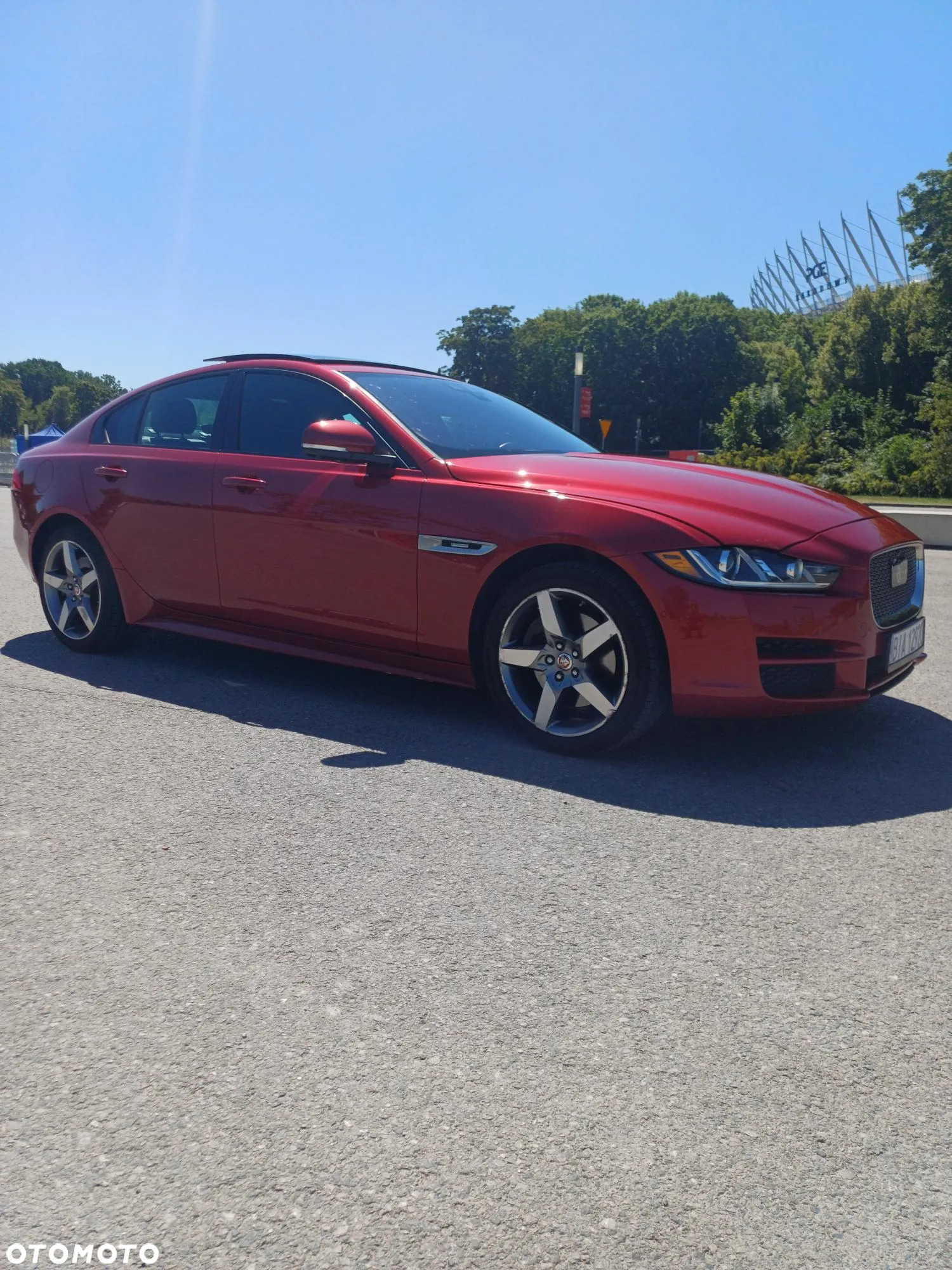 Jaguar XE 2.0 T R-Sport - 5