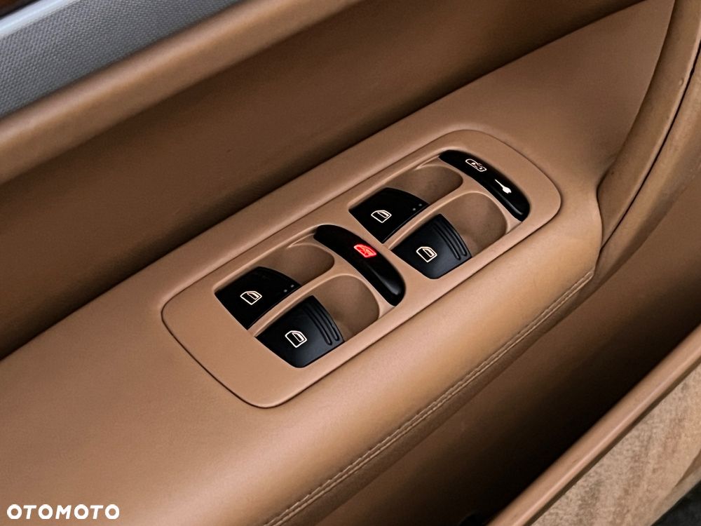 Porsche Cayenne - 17