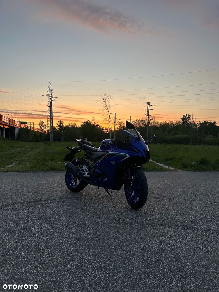Yamaha YZF - 1