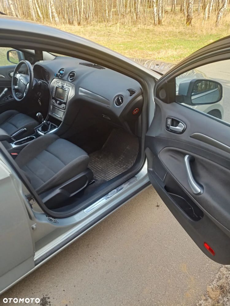 Ford Mondeo 2.0 TDCi Titanium - 11