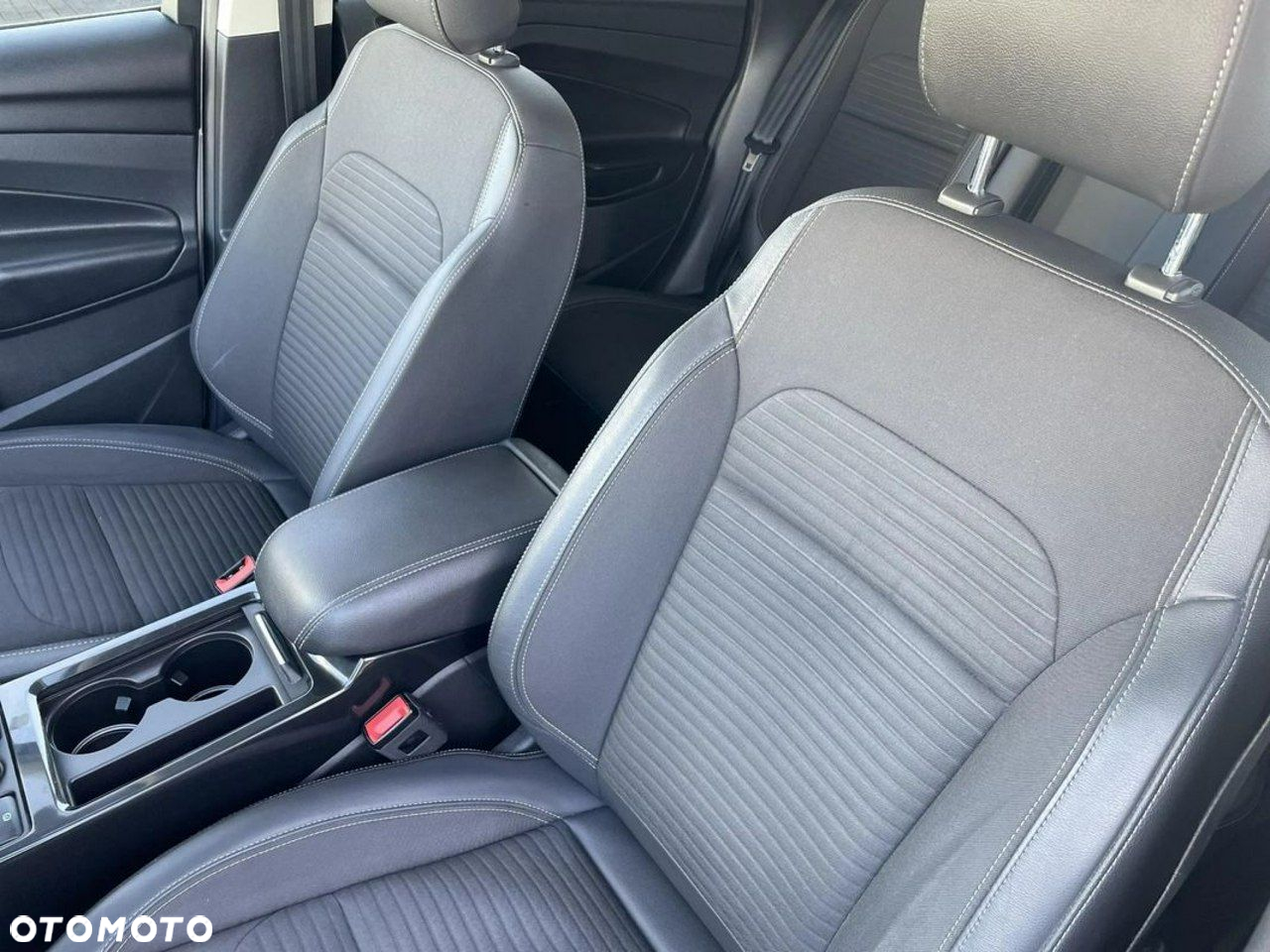 Ford Kuga 1.5 EcoBoost FWD Titanium ASS - 11