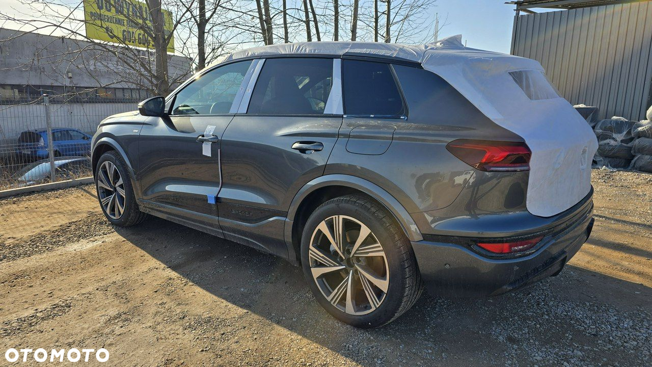 Audi Q6 e-tron - 5