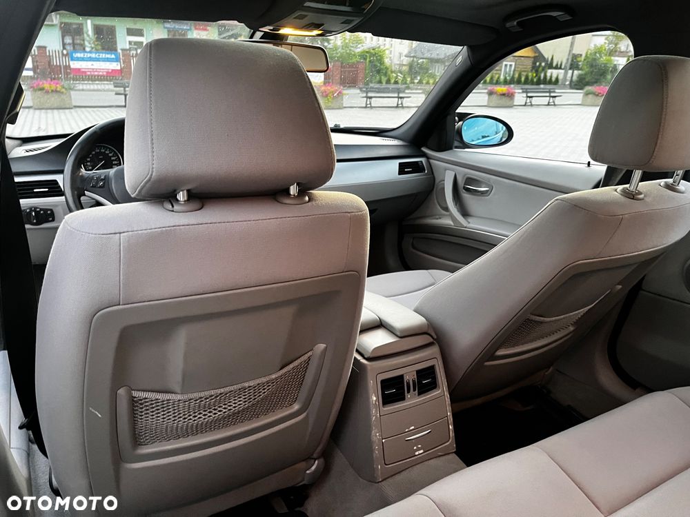 BMW Seria 3 325i xDrive - 18