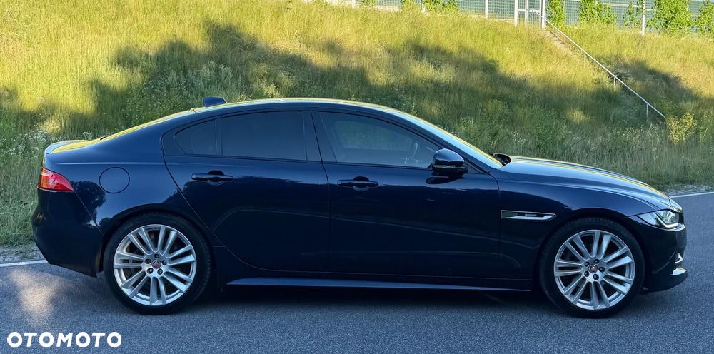 Jaguar XE 2.0 D R-Sport - 3
