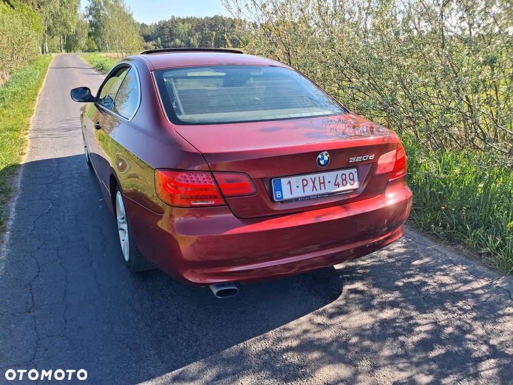 BMW Seria 3 320d DPF Edition Fleet Sport - 14