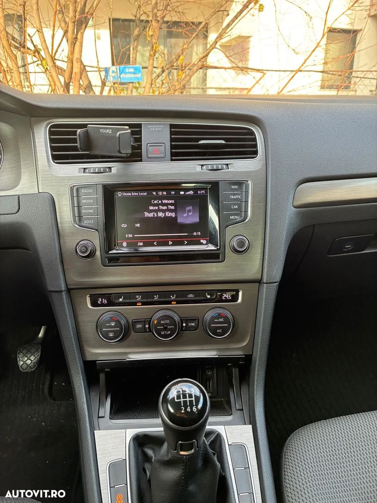 Volkswagen Golf 2.0 BlueTDI Comfortline - 12