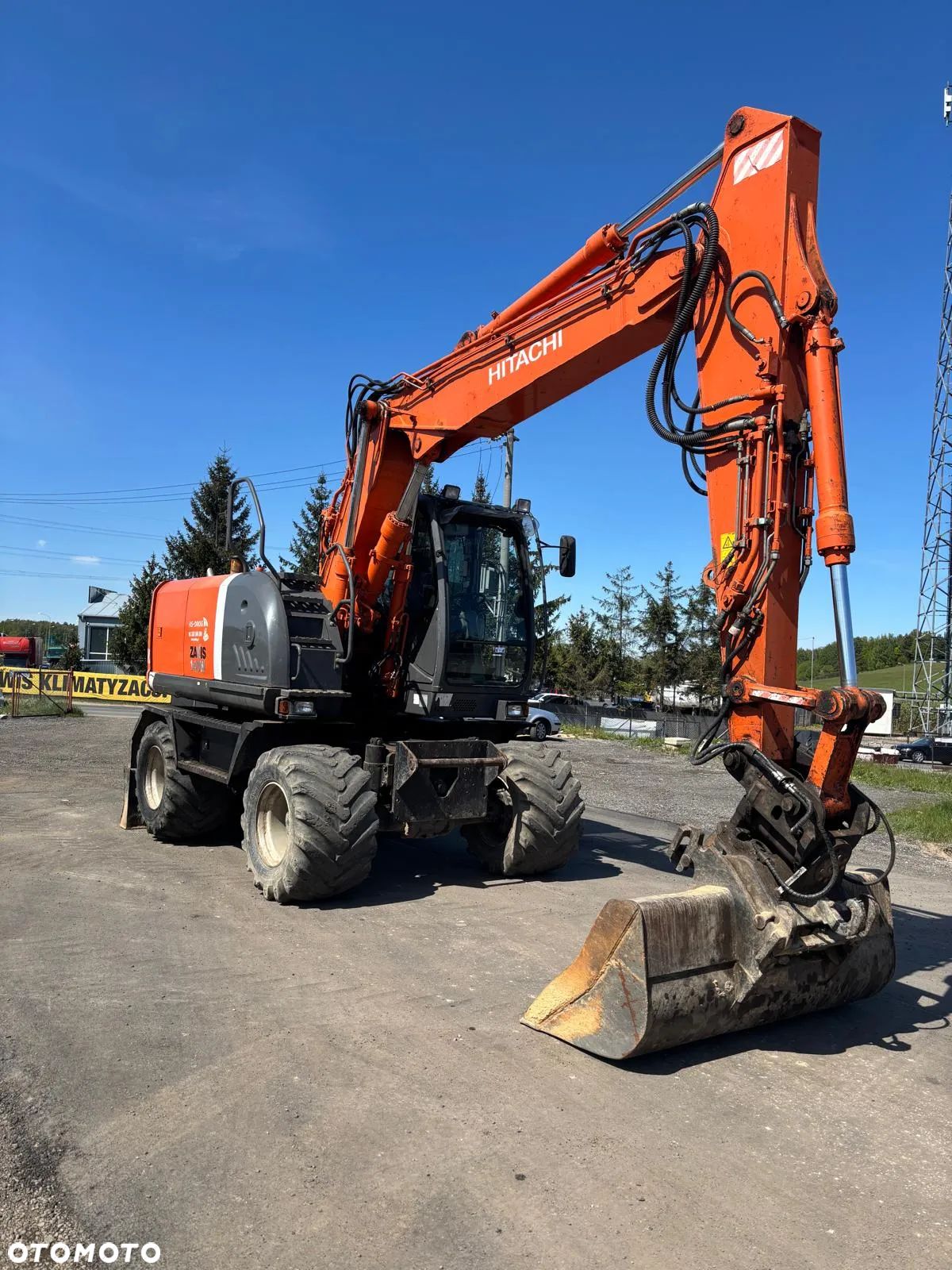 Hitachi ZX140W - 1