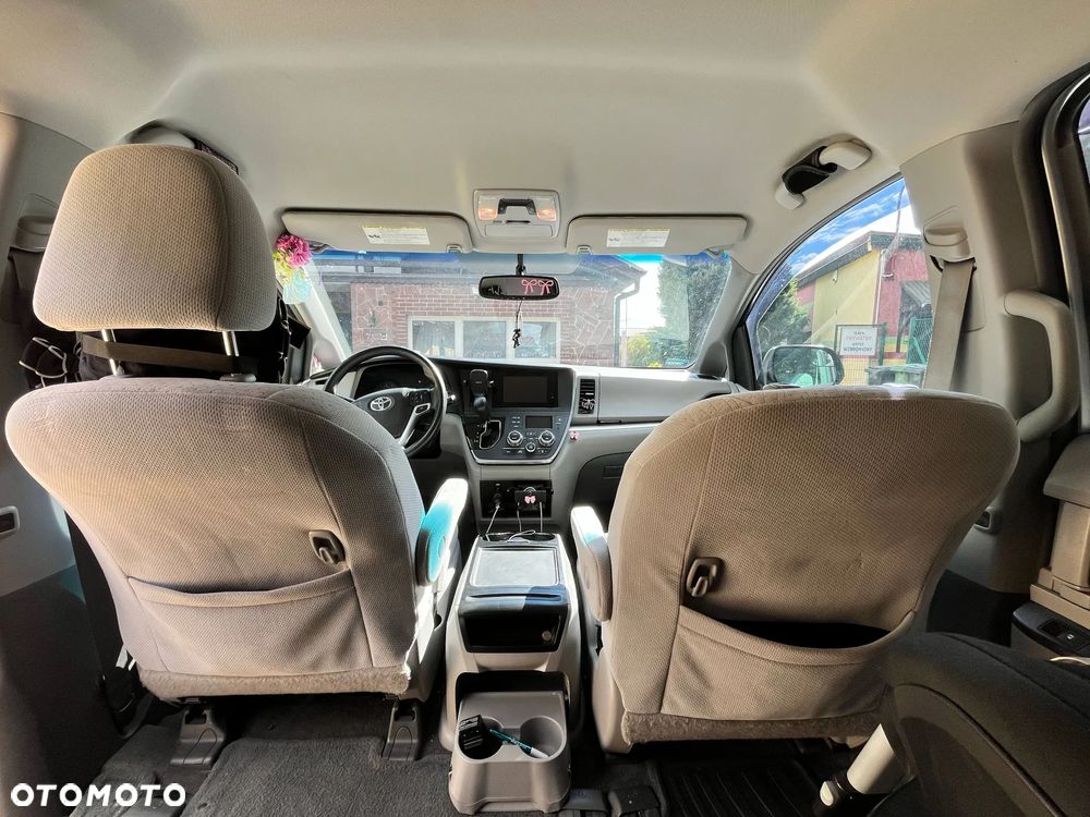 Toyota Sienna - 17