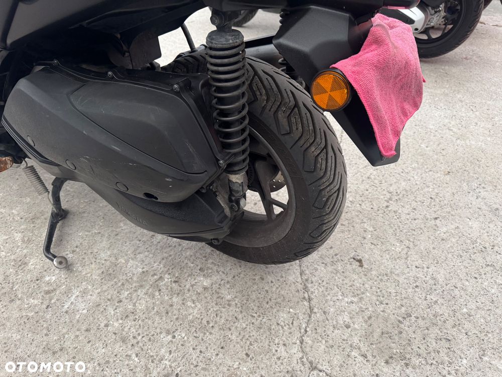 Yamaha X-max - 18