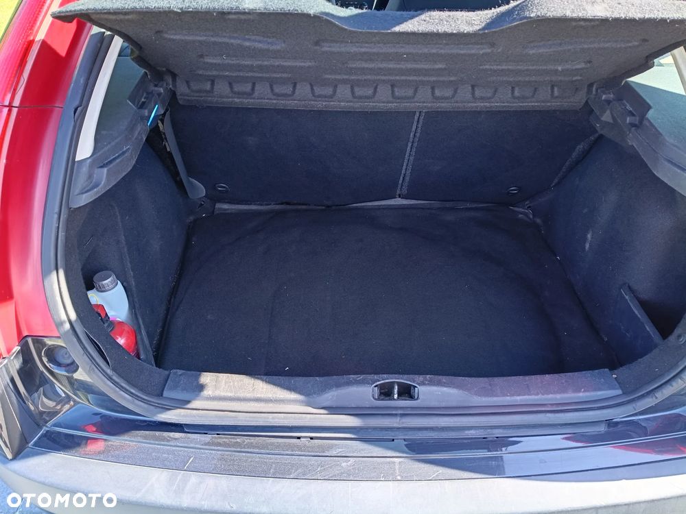 Citroën C4 1.6 16V Confort - 22