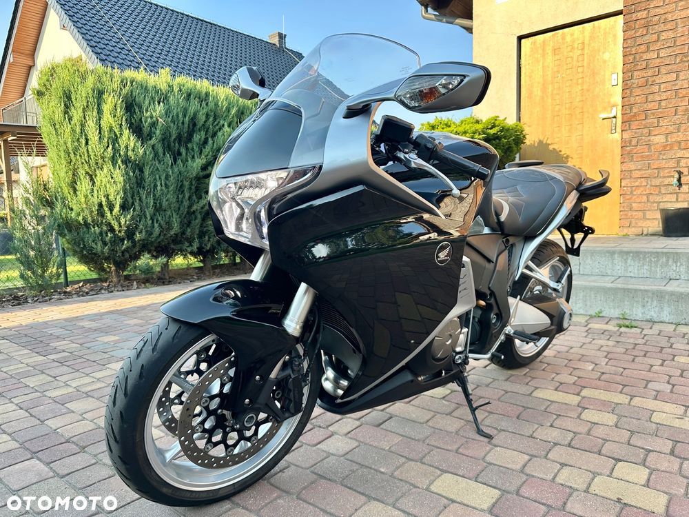 Honda VFR - 1