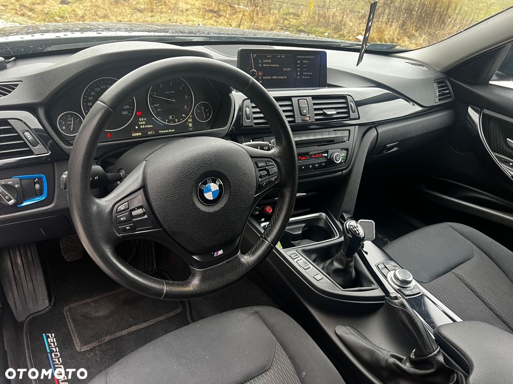 BMW Seria 3 320d - 26