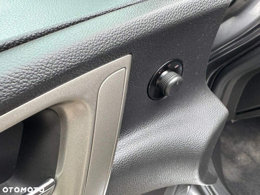 Opel Astra 1.6 Active - 22