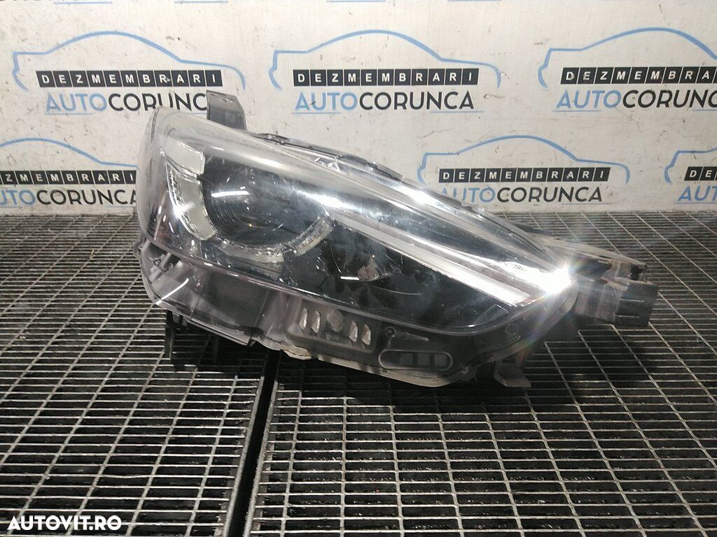Far Dreapta Mazda CX - 3 2015 - 2018 SUV 4 Usi (1276) Cu lupă - 1