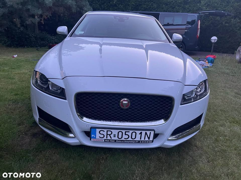 Jaguar XF 2.0 i4D Prestige - 4