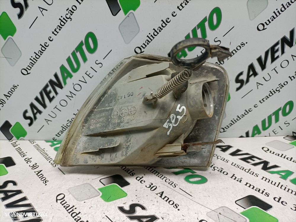 Farol Nevoeiro Volkswagen Passat (3B2) - 2