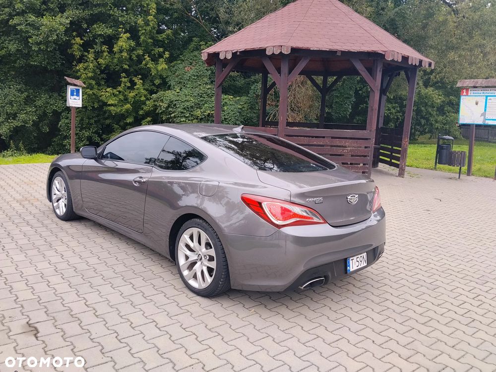 Hyundai Genesis Coupe - 7