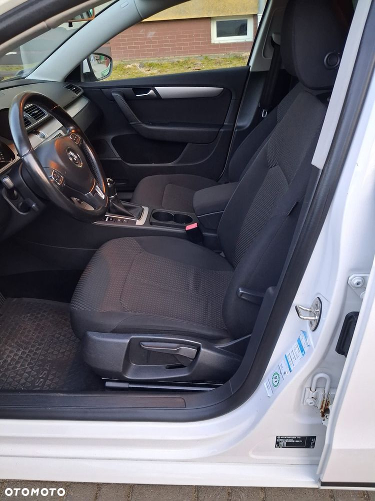Volkswagen Passat 2.0 TDI Comfortline - 6