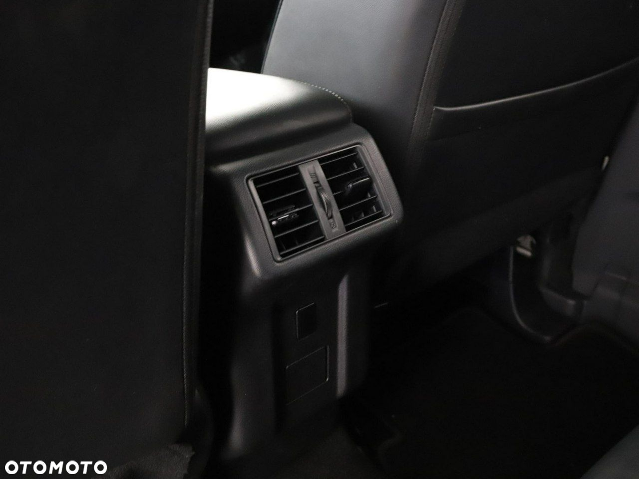 Mitsubishi Outlander 2.0 4WD CVT Active+ - 40
