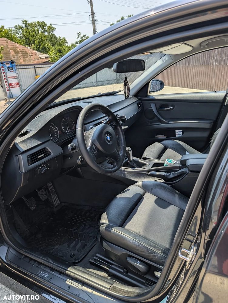 BMW Seria 3 320i - 9