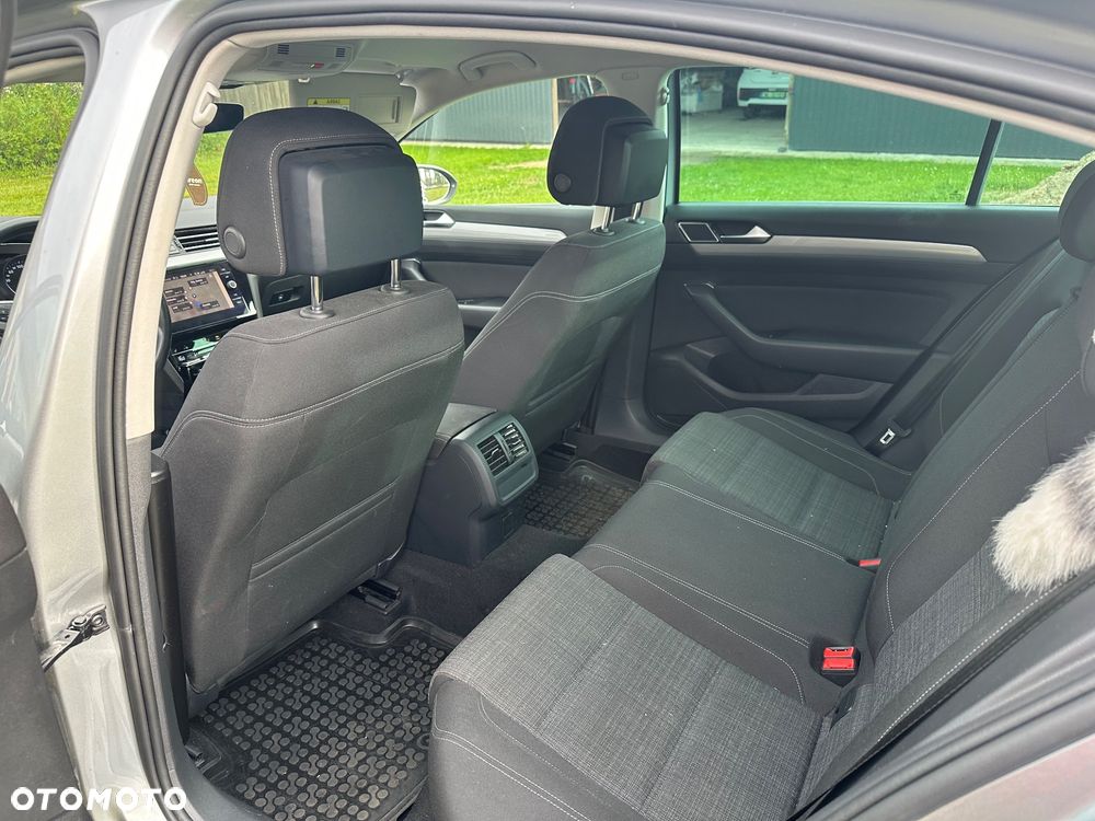 Volkswagen Passat 2.0 TDI EVO Business DSG - 10