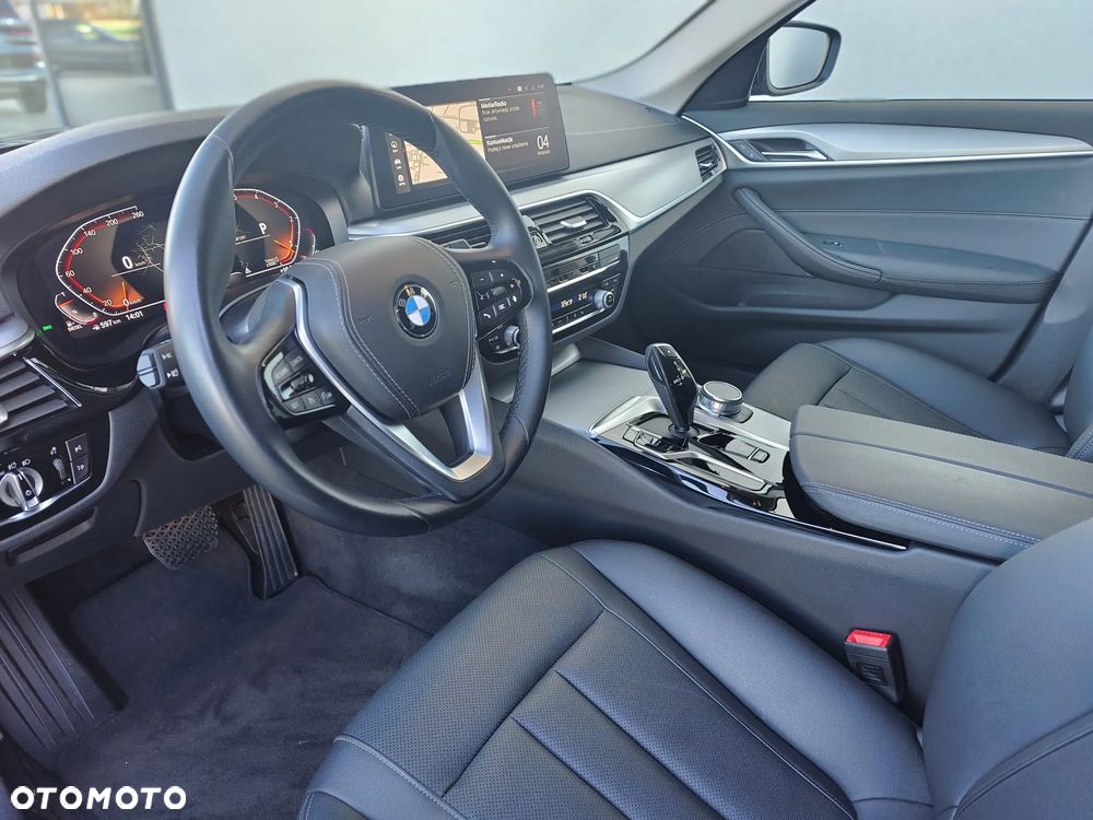 BMW Seria 5 ver-520d-touring - 6