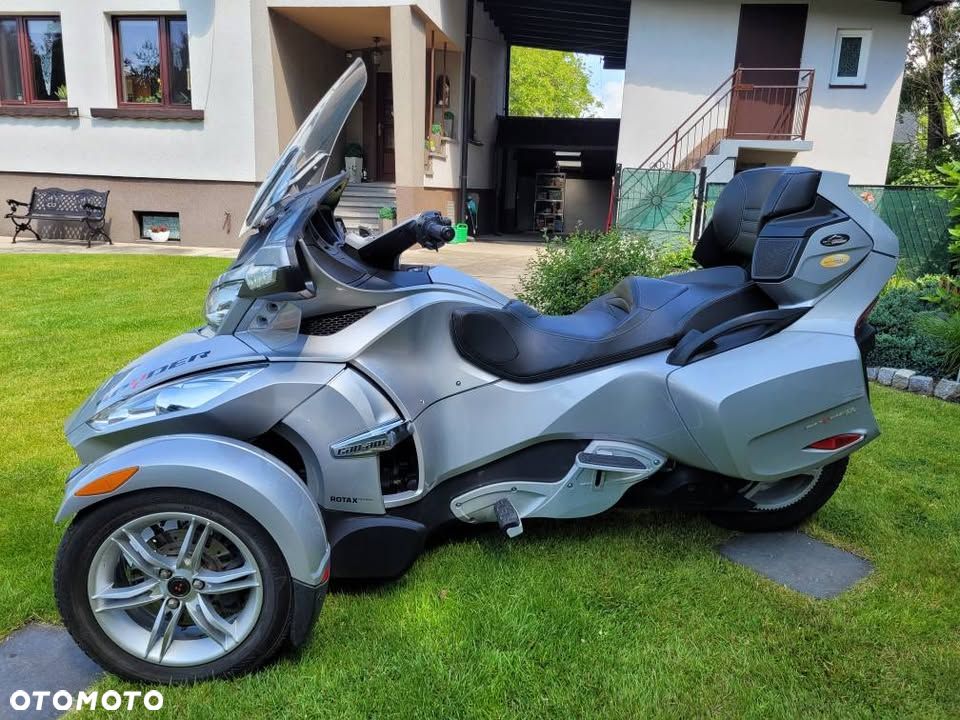 Can-Am Spyder - 2