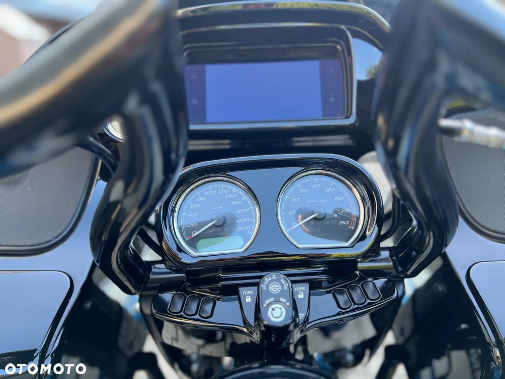 Harley-Davidson Touring Road Glide - 16