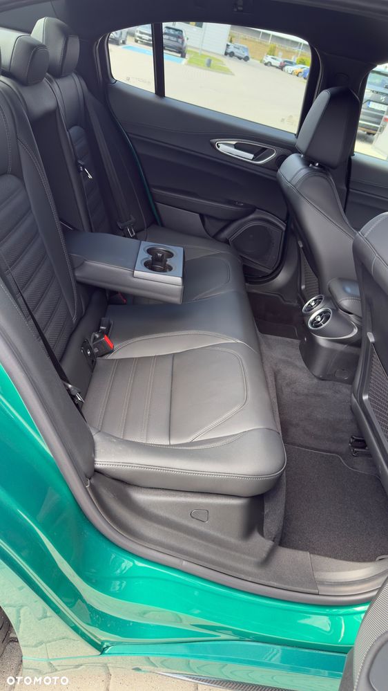 Alfa Romeo Giulia 2.9 Bi Turbo V6 Quadrifoglio - 16