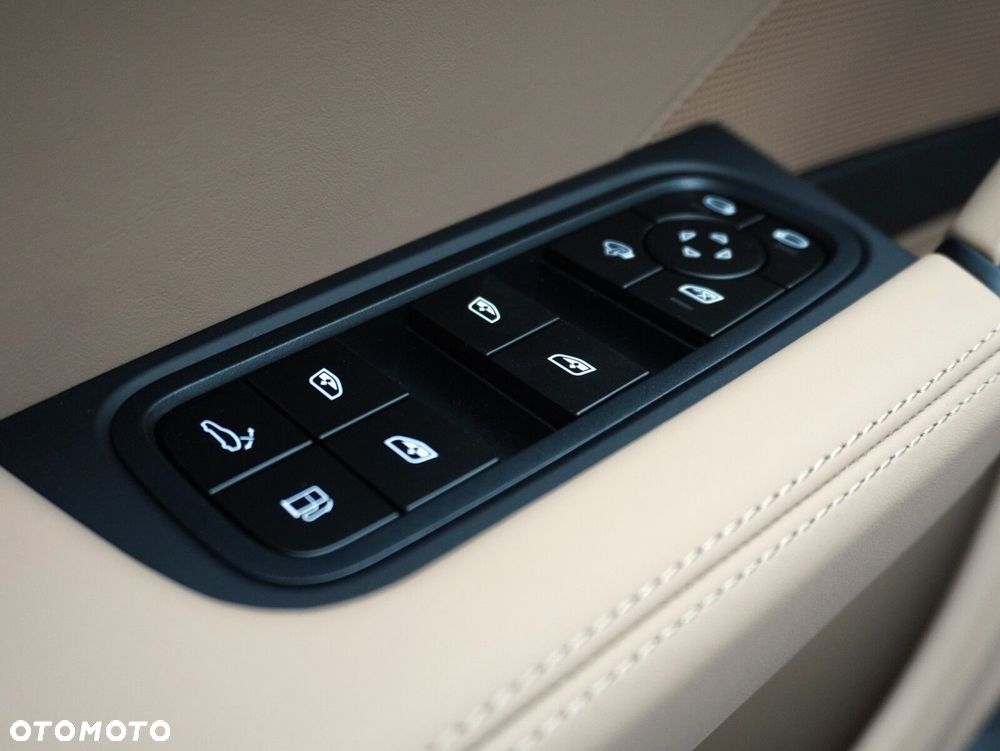 Porsche Cayenne E-Hybrid PHEV Black Edition - 19