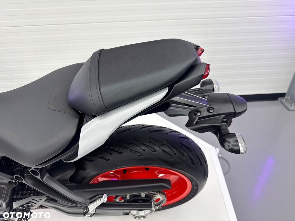 Yamaha MT - 27