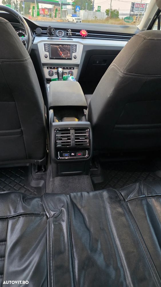 Volkswagen Passat 2.0 TDI DSG Comfortline - 11