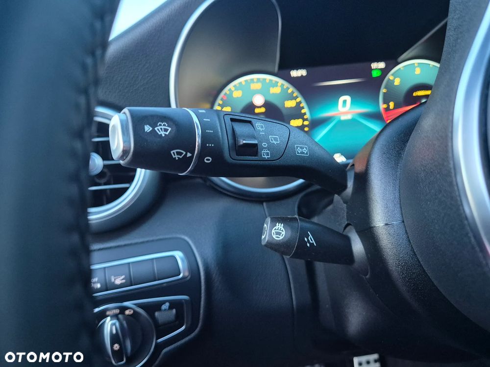 Mercedes-Benz Klasa C 220 d 4Matic T 9G-TRONIC AMG Line - 25