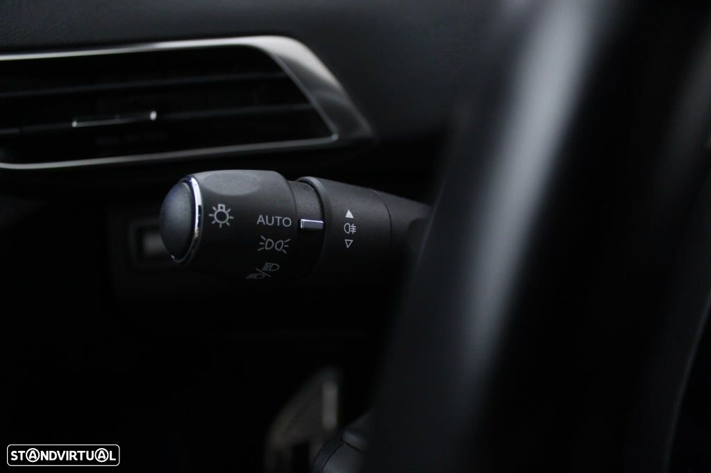 Peugeot 3008 1.5 BlueHDi GT EAT8 - 23