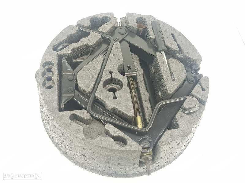 MACACO SAAB 9-5 FAMILIAR - 1