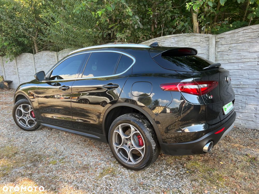 Alfa Romeo Stelvio 2.0 Turbo 16V AT8-Q4 B-Tech - 4