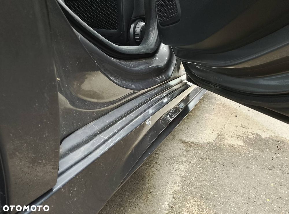 Mercedes-Benz CLA 250 e 8G-DCT AMG Line - 14