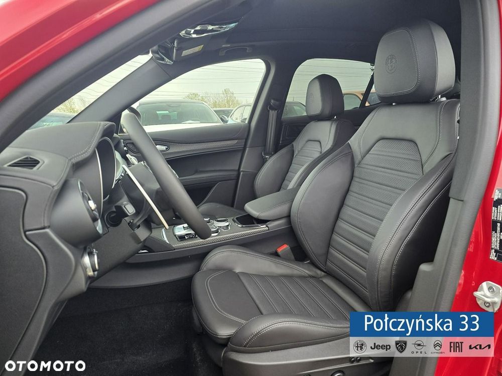 Alfa Romeo Stelvio - 16