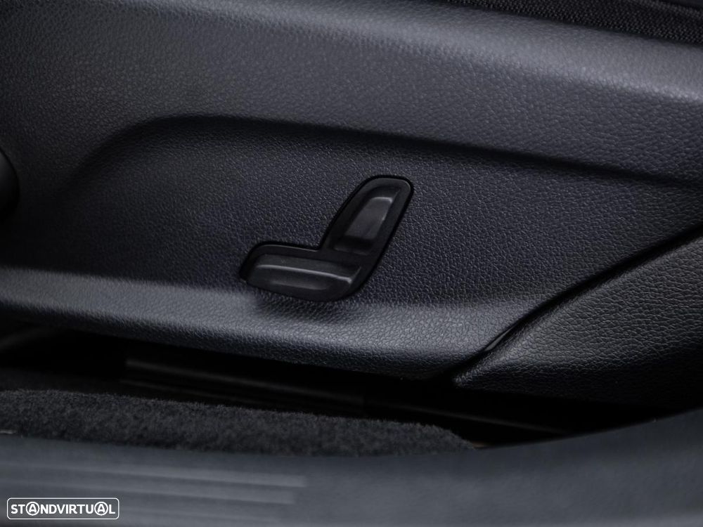 Mercedes-Benz E 300 de AMG Line - 20